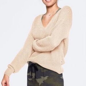 Victoria’s Secret PINK Heritage Peach Vneck Longsleeve cable knit Top Women Med.